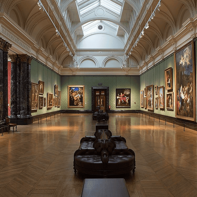 Национальная портретная галерея. London National Gallery (Лондонская Национальная галерея).. Национальная галерея в Лондоне залы. Лондонская Национальная галерея Западное крыло. Национальная галерея в Лондоне внутри.